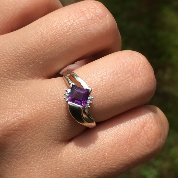 Jewelry - 10k Solid White Gold Amethyst & Diamond Ring